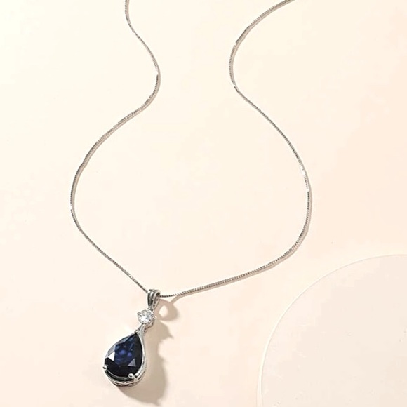 🆕Waterdrop Crystal Necklace!!!  Brand New!!! - Picture 6 of 7